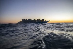 Kraj drame! Skoro 100 migranata evakuisano sa jahte koja se našla u problemima