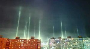 Da li je Rusija testirala lasersko oružje? Neobična svjetlost iznad Moskve, Belgoroda i Mumanska VIDEO