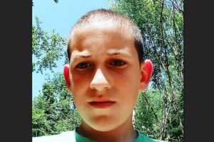 Boluje od malignog tumora grudnog koša: Pozovite 1412 i pomozite trinaestogodišnjem Nenadu Aničiću