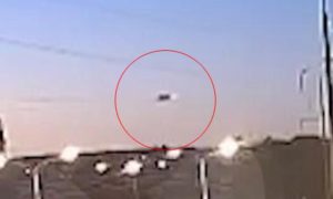 Eksplodirao u vazduhu, pa udario u zgradu: Ovako se srušio borbeni avion u Jejsku VIDEO
