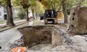 Preopterećenje napravilo problem: Stvorila se ogromna rupa na putu u centru grada