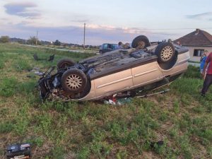 Teška saobraćajna nesreća: Automobil sletio s puta, poginuo vozač