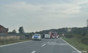 Na terenu vatrogasci i policija: Saobraćajna nezgoda na magistralnom putu Novi Grad – Prijedor