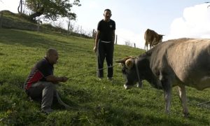 “Zar nisam ja čarobnjak”: Zmaj od Šipova pokazao kako hvata goveda VIDEO