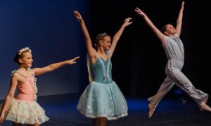 Prepuna sala Dječijeg pozorišta: Održana Baletska predstava ”Četiri godišnja doba”