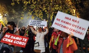 Politička kriza u Crnoj Gori: Đukanovićeve pristalice i sutra protestuju