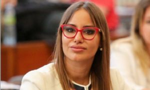 Draginja “začinila” sjednicu: Poslanica u Skupštini Srbije ima ideju da Vučić bude doživotni predsjednik