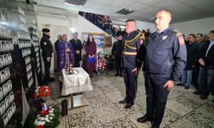Služen parastos u Doboju: Sjećanje na poginule policajce u proteklom ratu