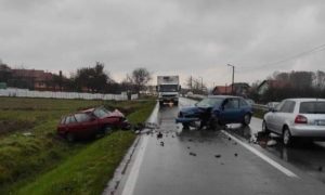 Lančani sudar na putu Bijeljina-Ugljevik: Pet osoba završilo u bolnici
