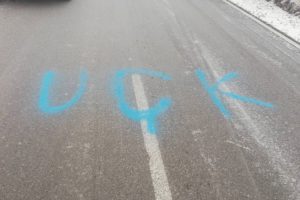 Velika zabrinutost Srba u Štrpcu: Grafiti koji veličaju OVK na putu ka Ski-centru Brezovica