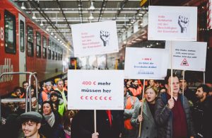 Austrija postaje zemlja štrajkova: Političarima rastu plate, a narod grca