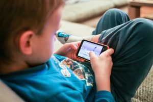 Djeca u digitalnom svijetu: Od nerazvijanja govora do poremećaja u ponašanju