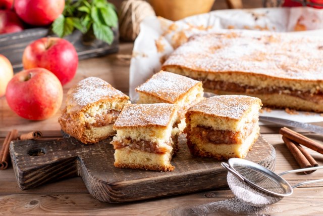 Najbolji kolač s jabukama pravi se od “čarobnog” sastojka koje su naše bake koristile