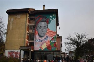 Na zgradi bivše “Jugobanke”: Oslikan mural “Obična vila” autorke Jane Danilović