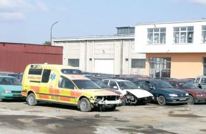 Puna skladišta oduzetih vozila čekaju na uništavanje