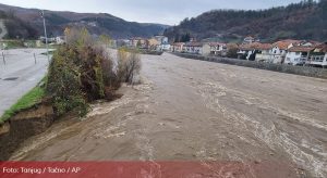 Nabujale rijeke u Novom Pazaru: Vojska Srbije pristiže u pomoć VIDEO