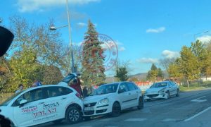 Tri vozila se sudarila u Banjaluci: Među njima i auto škola