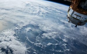 Može se vidjeti dvogledom: U svemiru izgubljena torba sa alatom astronauta FOTO