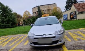Zašto nema novih taksista u Banjaluci: Grad spreman da odobri dozvole, udruženja ih stopirala