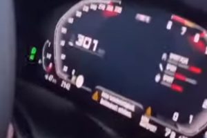 I od bržeg ima brži: Kada voziš više od 300 na sat, a neko želi da te prestigne VIDEO