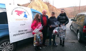 Lijep gest iz Srpske: Uručene stipendije i novogodišnji paketići djeci sa Kosmeta
