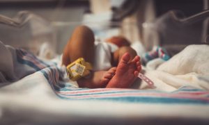 Dječaci ovaj put brojniji: U porodilištima širom Srpske rođeno još 27 beba