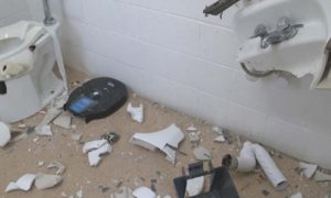 Nisu bili plaćeni po dogovoru: Majstori razbili dva kupatila FOTO