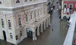 Poplava pogodila Lisabon: Ulice se pretvorile u rijeke, grad blokiran VIDEO