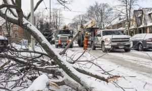 Oluja u SAD-u: Tornada i mećave širom zemlje, otkazano 9.000 letova