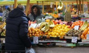 Kupovina završila kobno: Muškarac na pijaci pao i na mjestu preminuo