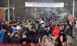 Srbi sa porukom stigli na protest u Rudare: Kurti, Kosmet nije tvoja prćija!