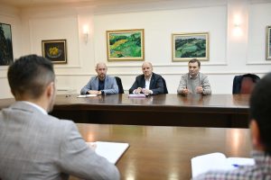 Kresojević sa predstavnicima Univerziteta u Banjaluci: Novi projekat, ljetna pozornica pored Pravnog fakulteta