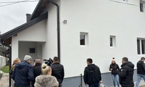 Đurići ušli u novu kuću: “Srbi za Srbe” pomogli sedmočlanoj porodici