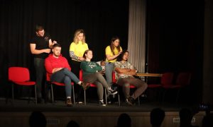 Priče o iskustvima mladih: Odigrana predstava “Niđe k'o kod nas”