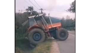 Kapa dole majstore! Vozač traktora pokazao “zavidne vještine” VIDEO