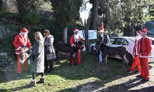 Aktivnosti u sklopu praznika: U Čapljini održana trka Djeda Mrazova na magarcima