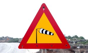 Povećati oprez: Upozorenje vozačima na povremeno jake udare vjetra