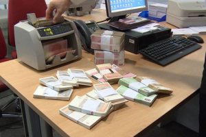 Banka opet povećala kamatu na kredit, Banjalučanka očajna: “Rata mi je skočila za 300 KM”