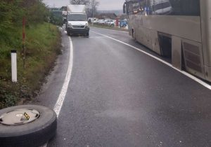 Autobus ostao bez točka: Gužva u Čelincu zbog lančanog sudara