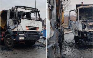Požar na barikadama na KiM: Zapaljeni kamioni u toku noći