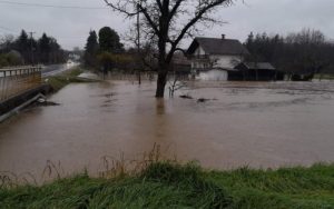 Izlile se podzemne vode: Obilna kiša prijeti naseljima u Prijedoru i Kozarskoj Dubici