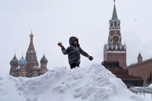 Otkazani letovi: Visina snijega u Moskvi danas dostigla dnevni rekord iz 1941. godine