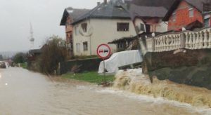 Reljić sa dežurnim službama obilazi teren: Najkritičnije kod nasipa Binjačke