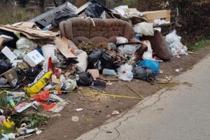 Mještani prijete blokadom: Ogromna količina otpada izbačena u Zalužanima