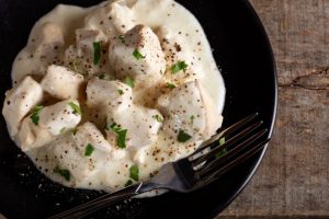 Korisni trikovi iskusnih domaćica: Evo kako najlakše zgusnuti sos bez trunke brašna