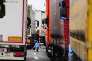 Prevoznici i dalje na mukama: Kamioni na granici s Hrvatskom čekaju satima