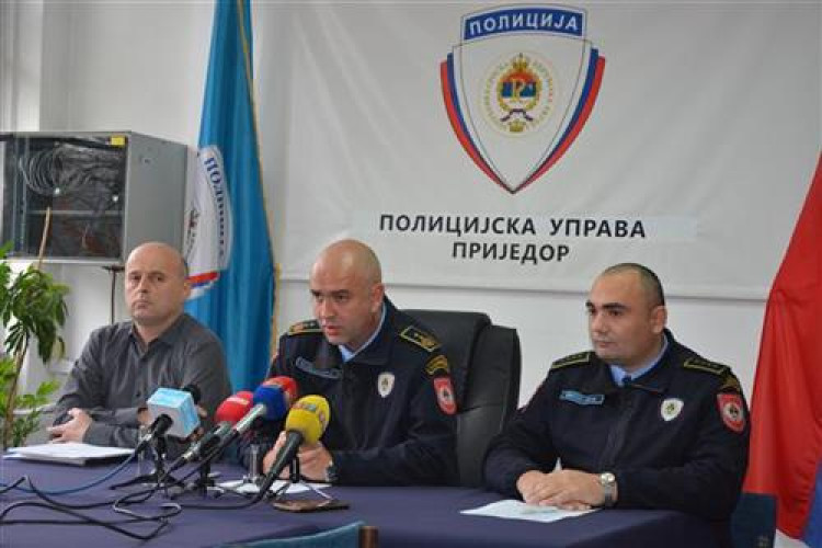 Upotreba pirotehnike tokom praznika: Vujanović pozvao škole da sarađuju, umjesto da se ograđuju