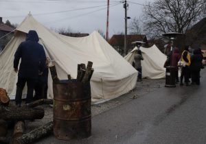 Srbi petnaest dana na barikadama na sjeveru