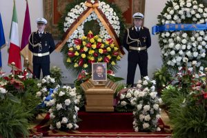 Očekuje se ogroman broj ljudi: U Rimu danas sahrana Siniše Mihajlovića