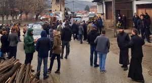 I dalje napeto: Specijalci ROSU krenuli da zaplijene vino porodici Petković u Velikoj Hoči
